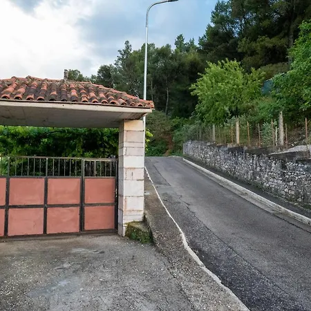 Panoramic View House *