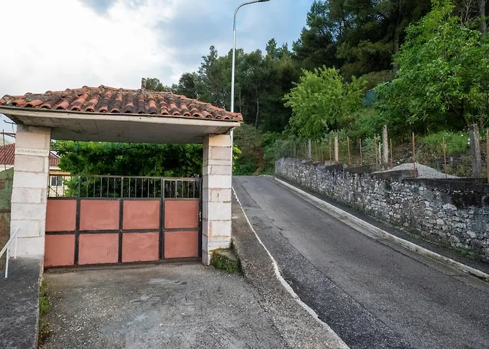 Panoramic View House *