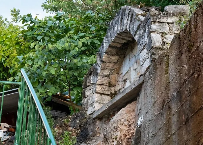 Panoramic View House