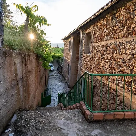 בית כפרי Panoramic View House Tepelene