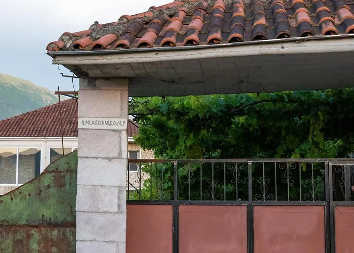 Panoramic View House